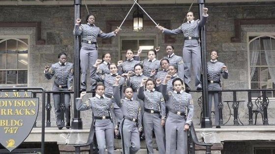Usa, a West Point inchiesta sul pugno chiuso alzato delle cadette nere