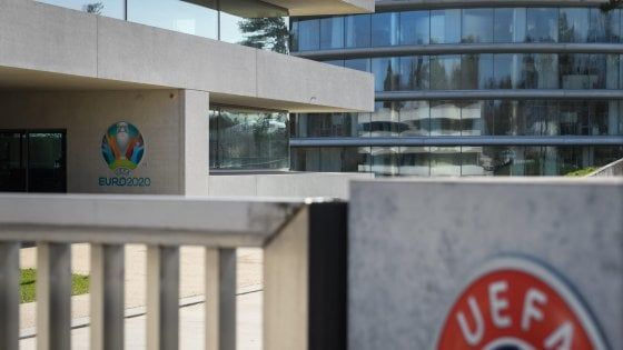 Italia-Uefa, scontro sulle date: "Impossibile finire il campionato entro il 30 giugno" 