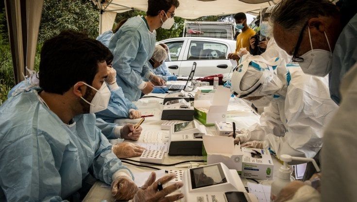 Covid Campania, forte calo della curva dei contagi: scende al 4,5 per cento