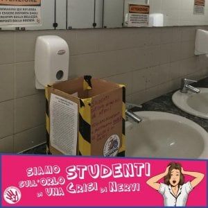 Torino, gli studenti chiedono assorbenti e preservativi gratis all'Università 