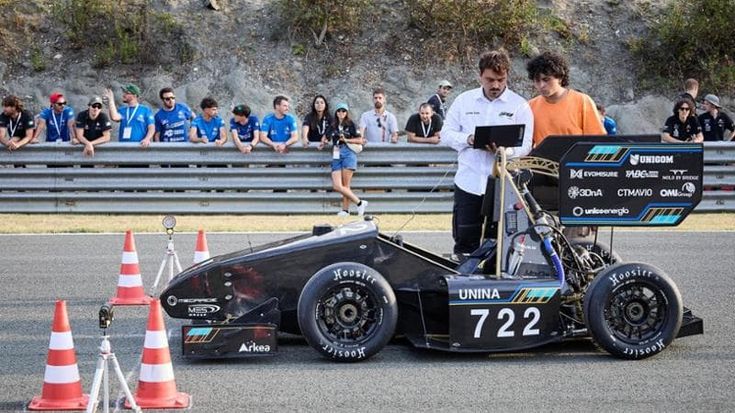 Il team UniNa Corse della Federico II: “Prossimo obiettivo un’auto elettrica a guida autonoma”