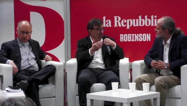 Salone del Libro, Cercas: "Francesco aveva tanti nemici, il Vaticano più esotico della Mongolia"
