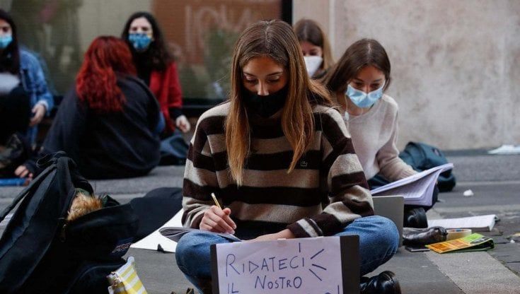Siamo teenager, restituiteci il futuro