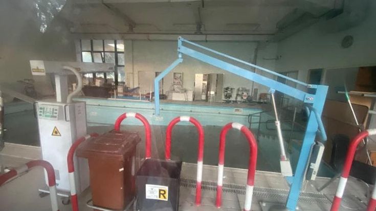 Disabili, la riabilitazione negata: a Bari quattro piscine ma zero terapie. “Un paradosso”