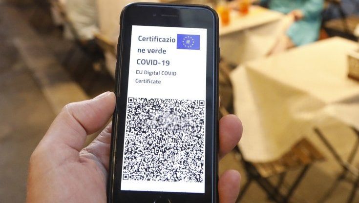 Via al Green Pass: ma un terzo dei siciliani non ce l'ha