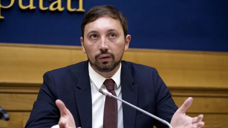 Liquidità alle aziende, scoppia il caso “Così saltano i vincoli antimafia”