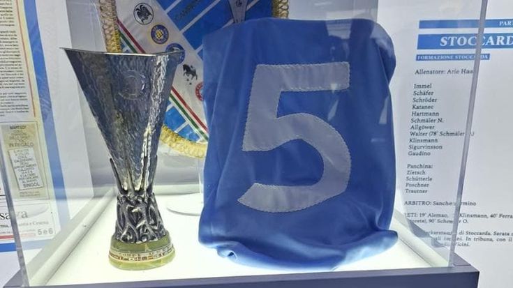 I trofei della storia del Napoli ospiti d’onore in Trentino per il ritiro del Centenario