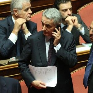 Riforme, quorum per soli 4 voti. Bagarre Pdl, colombe accusano falchi: "un agguato"