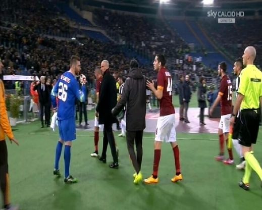 Roma, tensione in campo: lite tra Manolas e De Sanctis