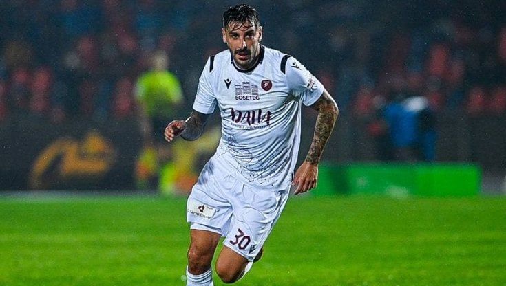 Serie B: Cosenza-Reggina 0-1, Montalto decide il derby e lancia gli amaranto in vetta