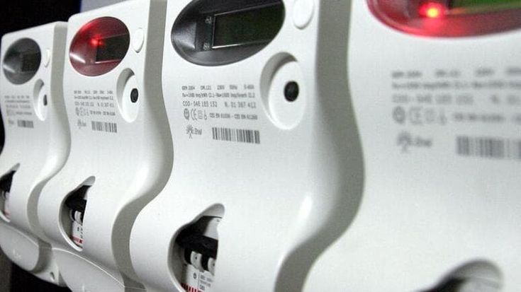Bollette luce, nuovi operatori “inattesi” e requisiti per i vulnerabili. Domande e risposte per gestire la fine della tutela