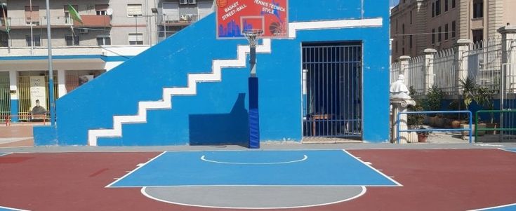 Dalle gomme riciclate nasce un campo da basket