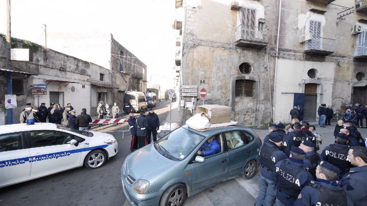 Camorra, sfratto a palazzo Fienga