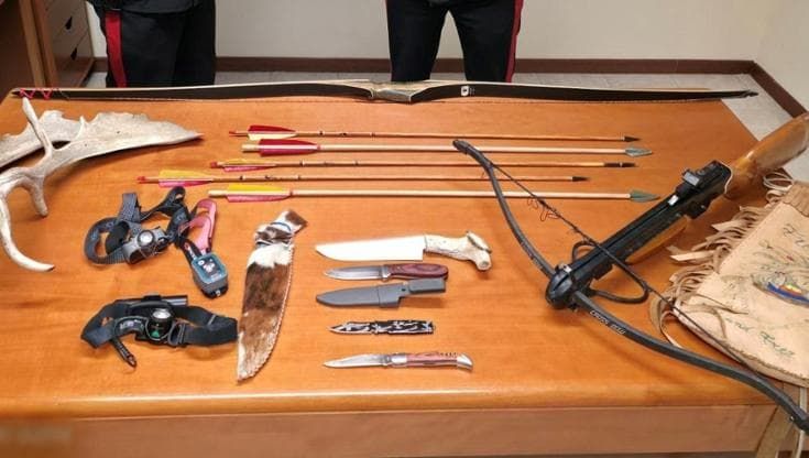 A caccia con la balestra e le corna di daino, tre denunciati sulle Madonie