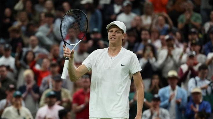 Wimbledon in diretta, Berrettini-Sonego sfida infinita: match sospeso con Matteo avanti 2-1. Sinner batte Schwartzman e vola al terzo turno