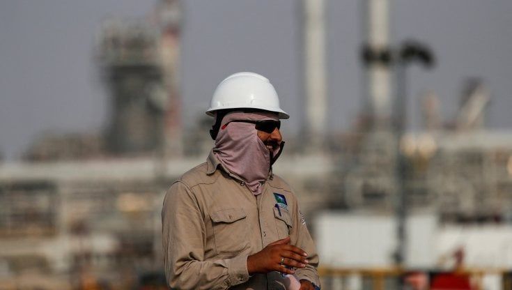 Vincitori e vinti del caro-energia: per i Paesi del Golfo un jackpot da 1.300 miliardi. Ma dal Pakistan al Ghana è emergenza sociale