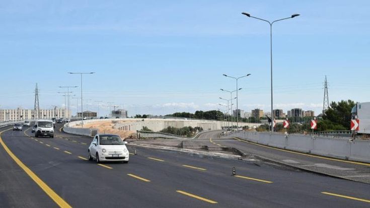 Bari, aperto il nuovo tratto della tangenziale a Japigia: addio ai curvoni provvisori in direzione Nord