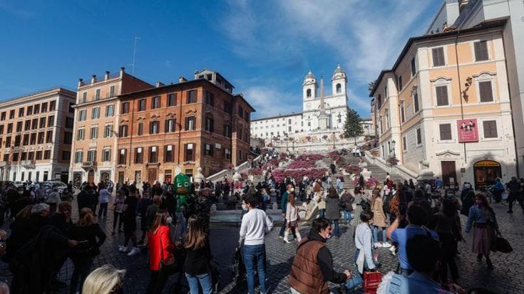 Sedici milioni per l’attico in piazza di Spagna: vendita record da 62 mila euro al metro quadro