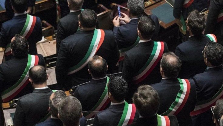 L'Anci Campania: "Basta armi, i Comuni in piazza per la pace il 28 ottobre"