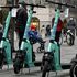 Obbligo di targa per monopattini elettrici: quanto costa, come richiederla e cosa si rischia senza