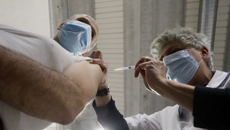 Nella vaccinazione degli over 80 in Toscana ora ci vuole un cambio di passo