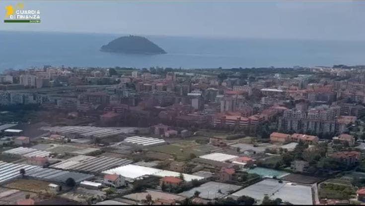 Scoperta una finta cooperativa sociale che gestiva stabilimenti balneari nel Ponente ligure