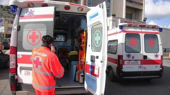 Siracusa, cade dallo scooter: muore a 25 anni