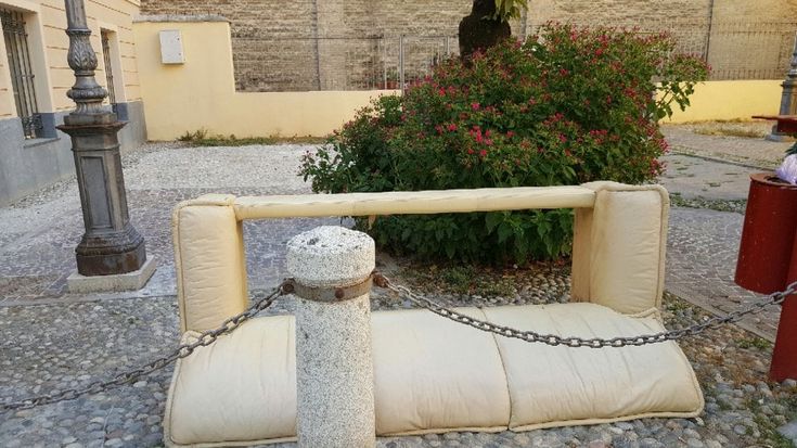Rifiuti Parma, la discarica in centro nelle foto dei lettori 