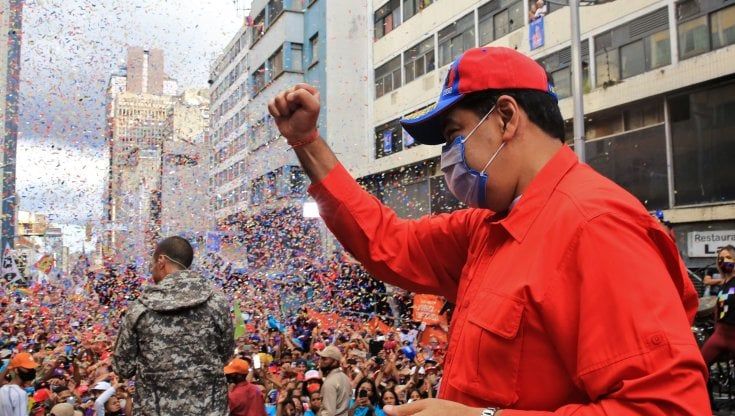 Elezioni in Venezuela, alla prova il consenso di Maduro. Ma l'opposizione diserta le urne