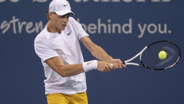 Cincinnati, Sinner eliminato da Auger-Aliassime dopo tre set. Avanza Alcaraz