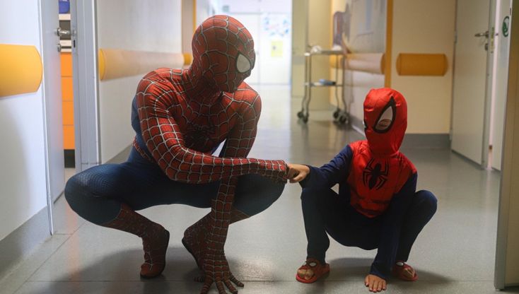 Da New York a Milano, Spiderman arriva tra i bambini ricoverati al Niguarda