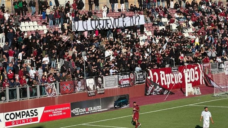 Trapani, occasione persa: pari in casa col Monopoli. Non si placa lo scontro fra i tifosi e Antonini