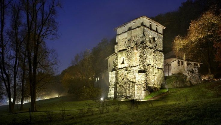 Astronomi per una notte in Lombardia, dal Monastero di Torba ai Giardini Moroni: la rassegna dentro i beni del Fai per osservare il cielo