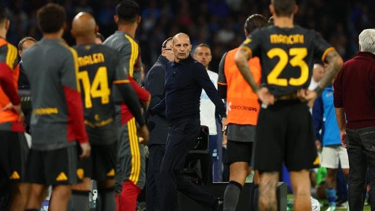 Allegri espulso e furioso: “Non vado più in panchina, in un anno 80 mila euro di multe”