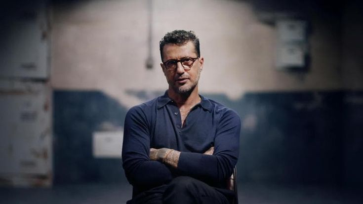 Caso Signorini, Fabrizio Corona indagato per revenge porn: perquisita la casa, sarà sentito dai pm