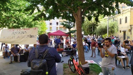 Caserta, cittadini in piazza al presidio “lasciateci respirare” 