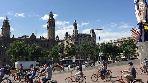 Barcellona. Una metropoli da scoprire in bicicletta