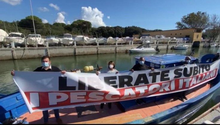 Pescatori rapiti,la versione della Marina. "Intervenire li avrebbe messi in pericolo"