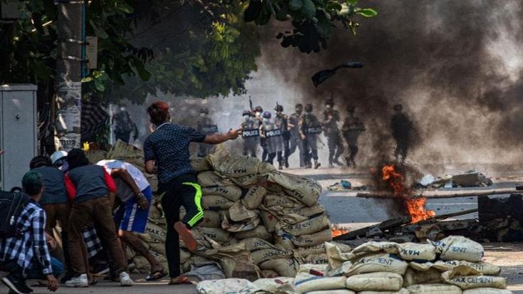 Myanmar, il terrore e le punizioni sulla popolazione civile continuano ancora
