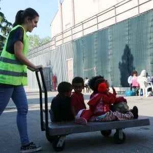 Migranti, ora è legge: i minori stranieri soli non potranno essere respinti