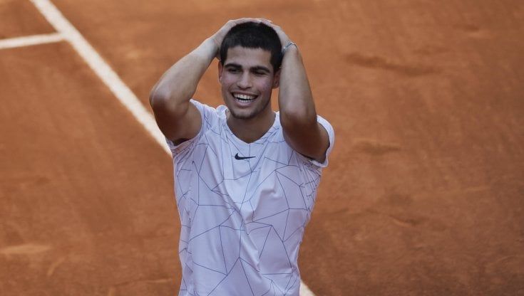 Atp Madrid, Alcaraz piega per la prima volta Nadal: semifinale contro Djokovic