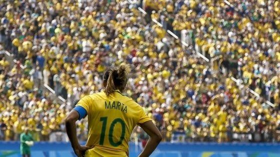 Brasile, uomini e donne della Seleçao riceveranno la stessa retribuzione