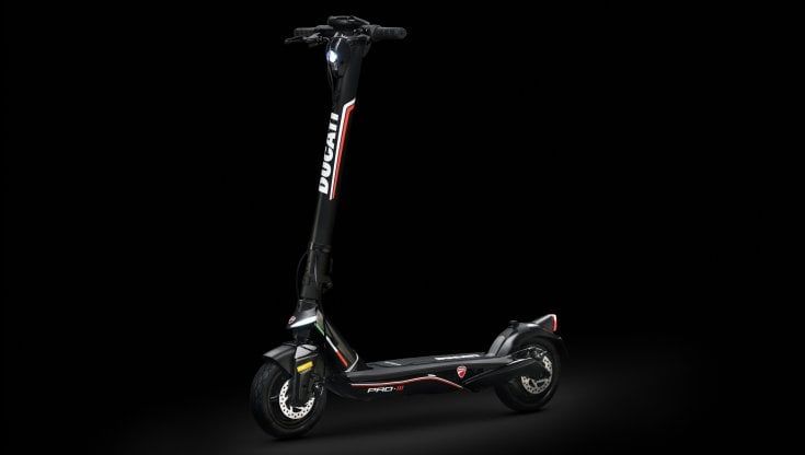 Pro-III, il monopattino elettrico per sentirsi su una Ducati