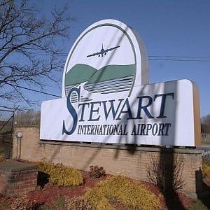 Il piccolo aeroporto di New York che ridisegna il turismo intercontinentale
