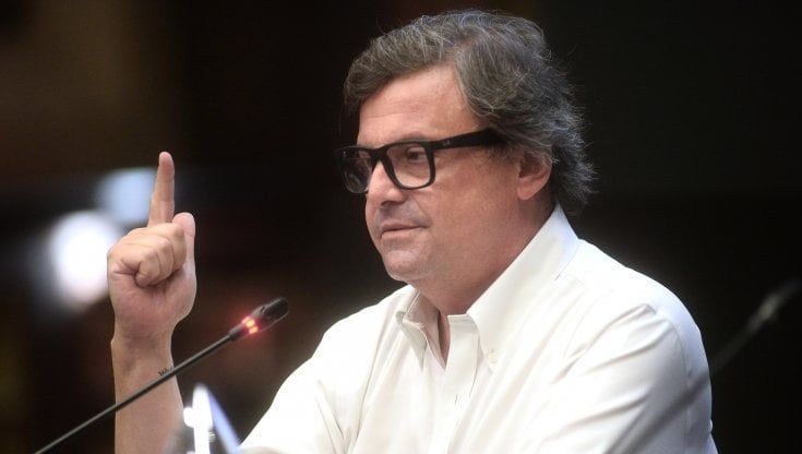 Calenda: "Accordo con Renzi non scontato, sarò io a sottrarre i voti a Meloni"