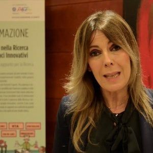 Coronavirus, Annalisa Capuano: "Una molecola contro le tre fasi della malattia"