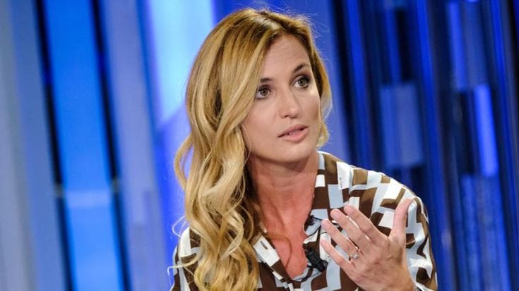 Beatrice Venezi dirigerà in Russia e Georgia: “Voglio dimenticare Venezia, ma la battaglia prosegue”