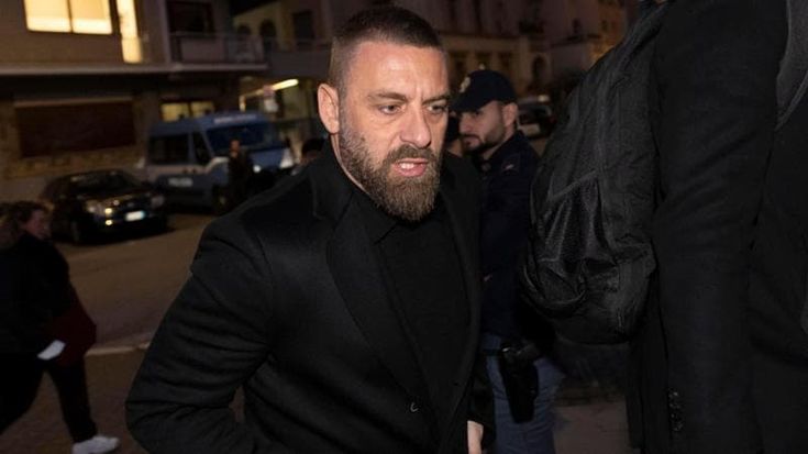 De Rossi: “Non avevo bisogno di nessun paracadute sul contratto. Ai tifosi chiedo di aiutarci come ai vecchi tempi”