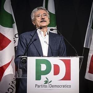 Convention minoranza Pd, D'Alema attacca Renzi: "Partito gestito con arroganza"