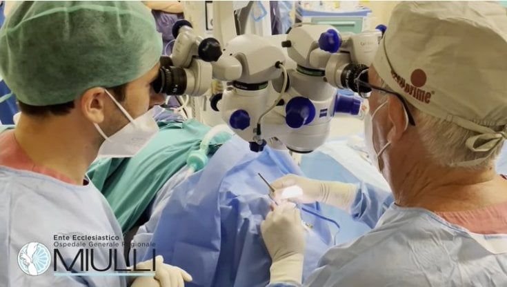 Trapianto di cornea artificiale al Miulli di Acquaviva delle Fonti: è il primo in Italia. Restituita la vista a un 45enne